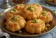Dolce indiano Balushahi servito