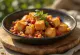 Tofu speziato con fagioli servito