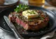 Bistecca di manzo alla griglia servita con verdure