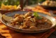 Mole pipián servito con carne di pollo, panna acida e mandorle