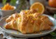 Croissant all'arancia candita serviti