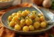 Gnocchi al rosmarino serviti