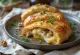 Calzone noci e gorgonzola dorato al forno