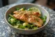 Insalata di pollo speziato al togarashi con avocado e lime