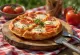 Waffle alla pizza serviti caldi