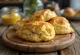 Scones alla senape bavarese serviti